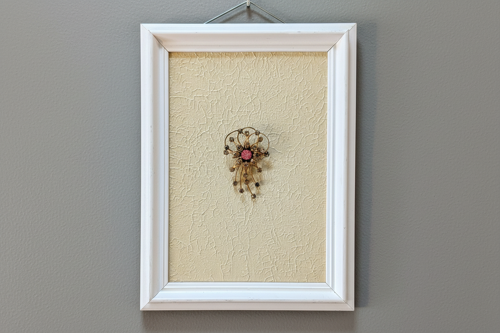Brooch #4 (5 x 7 in)